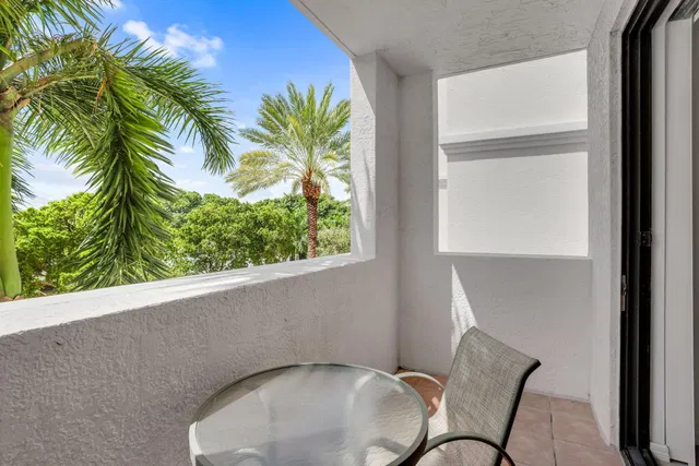 233 S Federal Boca Unit 325 photo 11