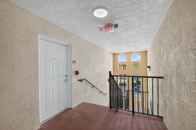 Residence photo 4