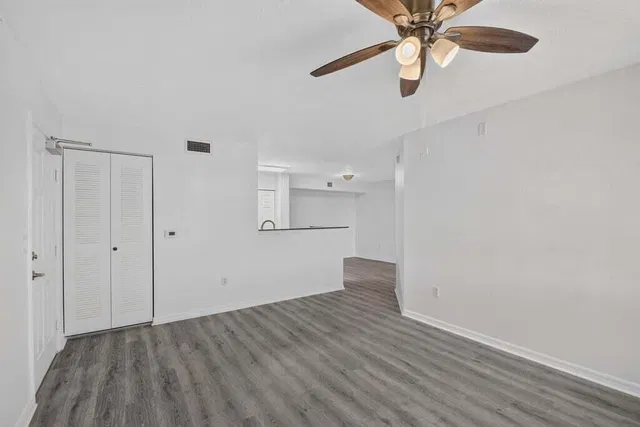  Residence photo 7