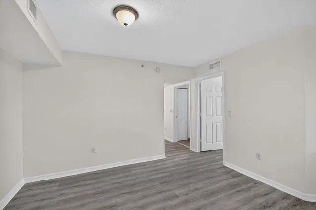  Residence photo 12