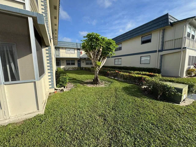 Residence photo 24