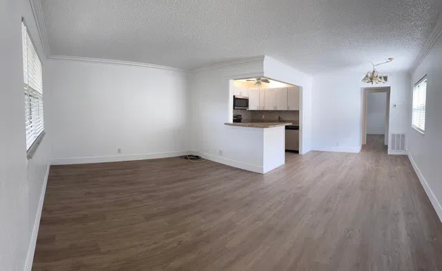 Residence photo 2