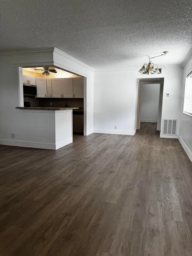 Residence photo 4