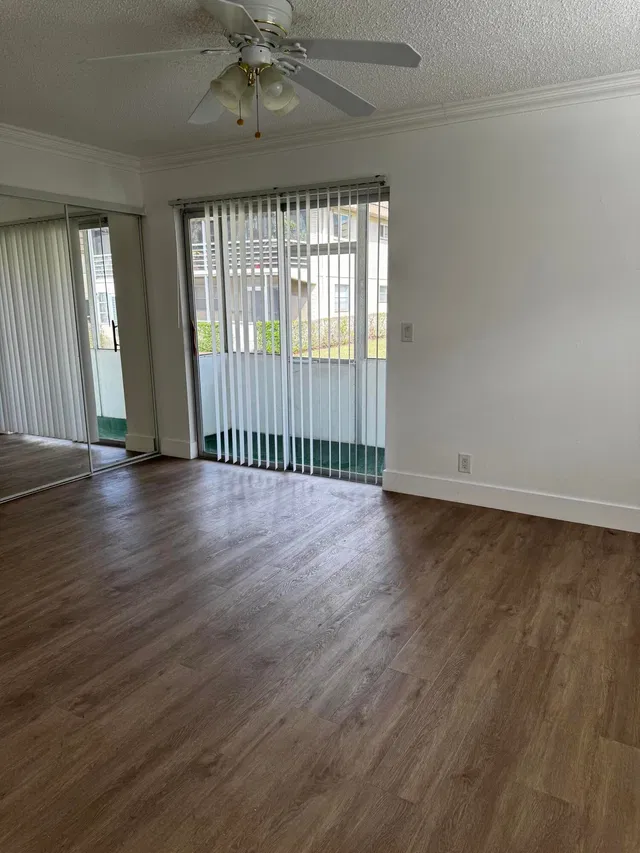 Residence photo 12