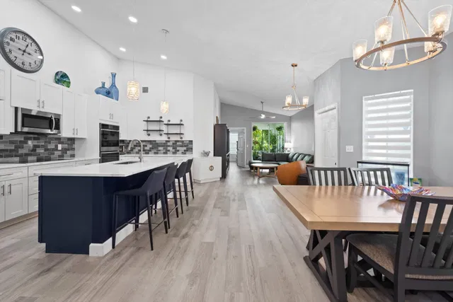 Residence photo 2
