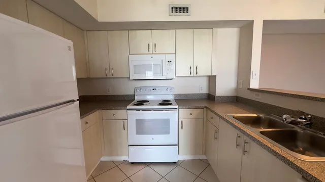 Flagler Pointe Unit 630 photo 4