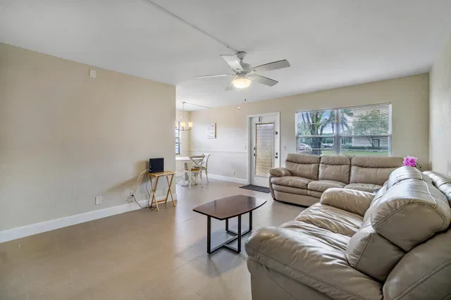 Residence photo 6