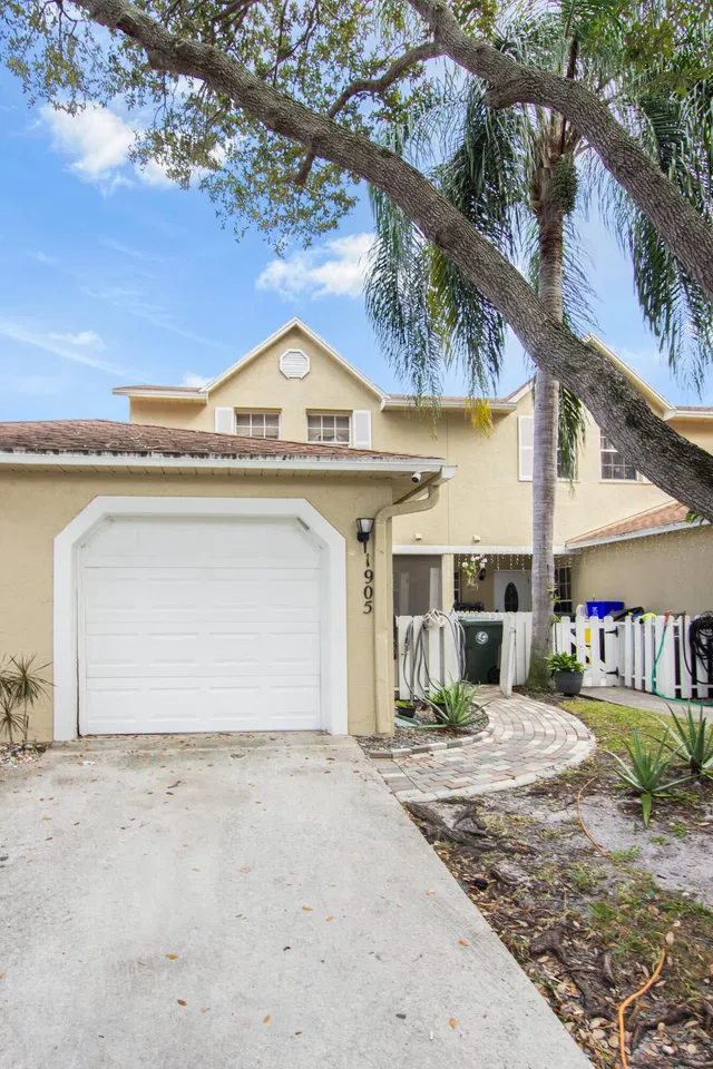 Residence photo 36