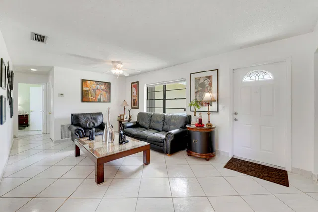 Residence photo 2