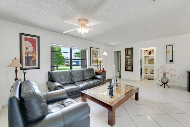 Residence photo 4