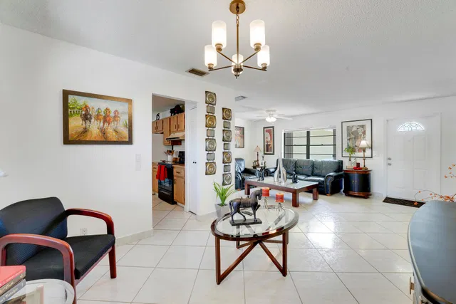 Residence photo 6