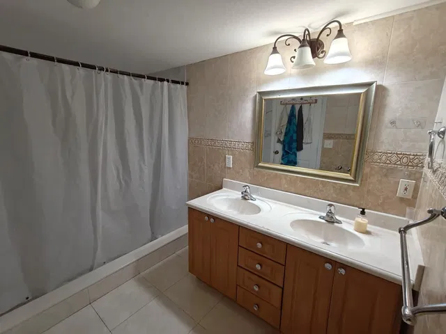  Residence photo 4