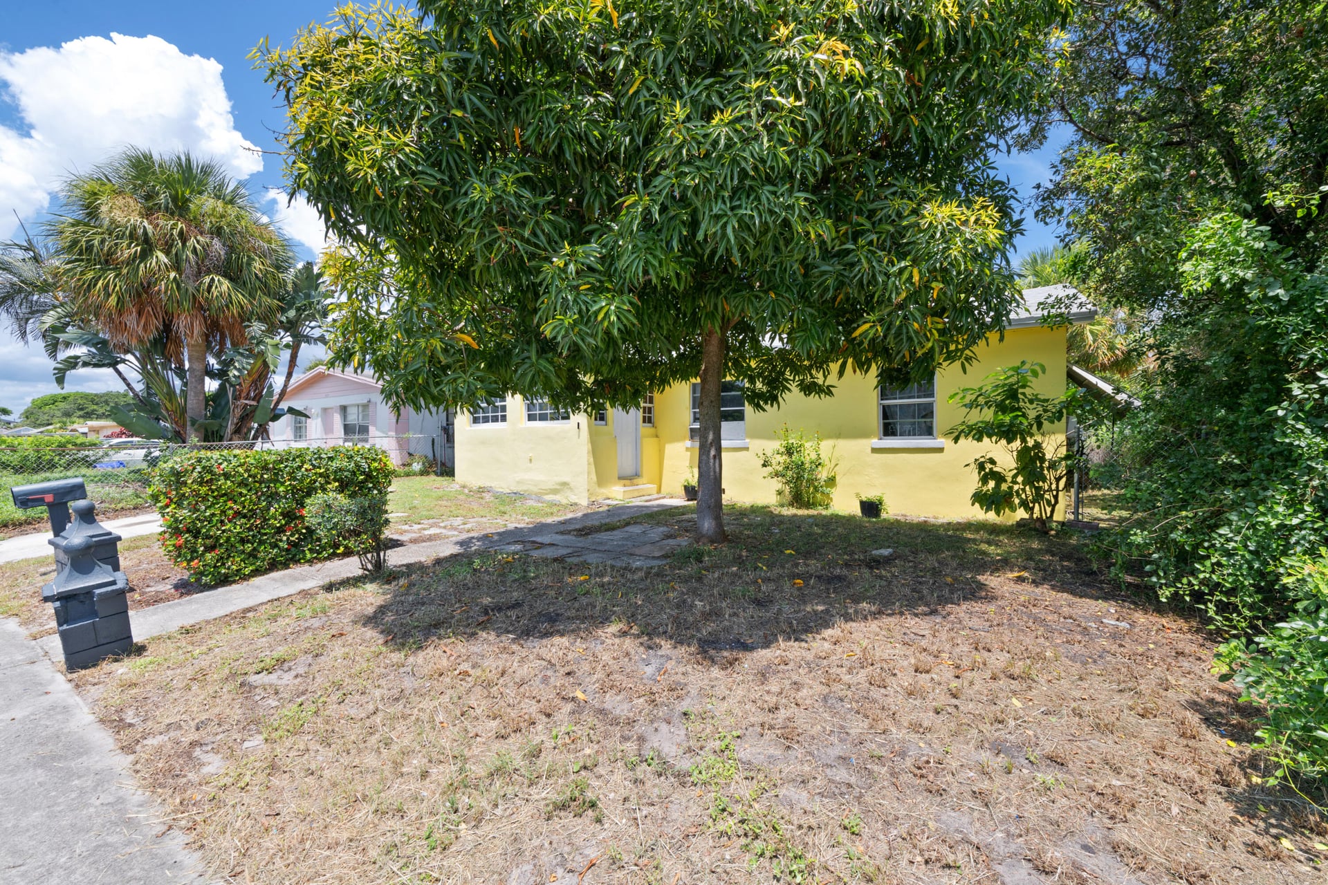 Residence photo 3