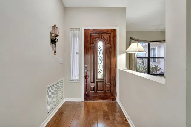 Residence photo 3