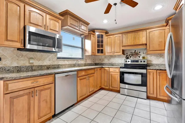Residence photo 19