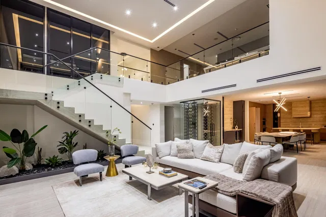 Residence photo 3