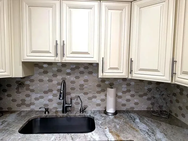 Unit 178 photo 3