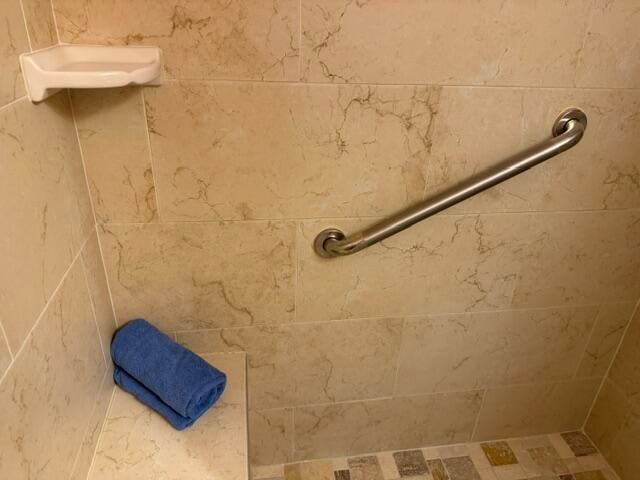Unit 178 photo 16