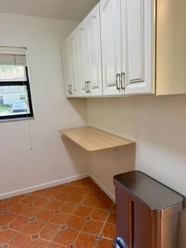 Unit 1210 photo 4