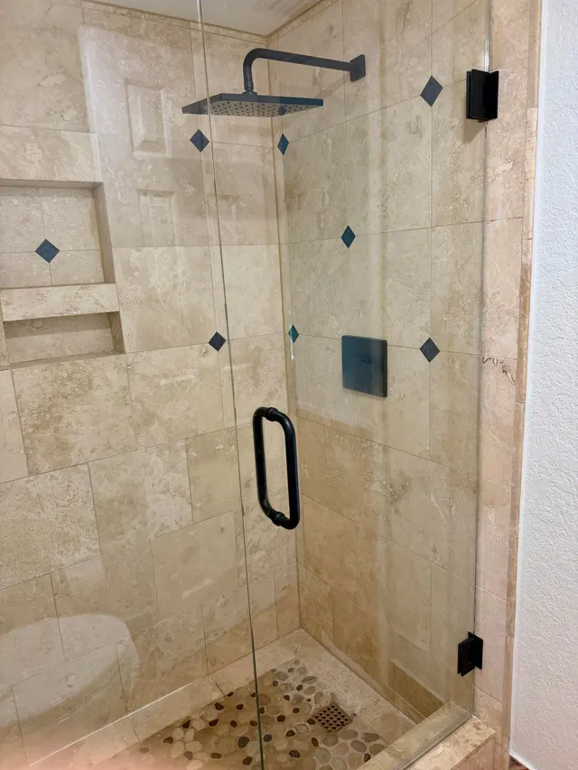 Unit 1210 photo 11