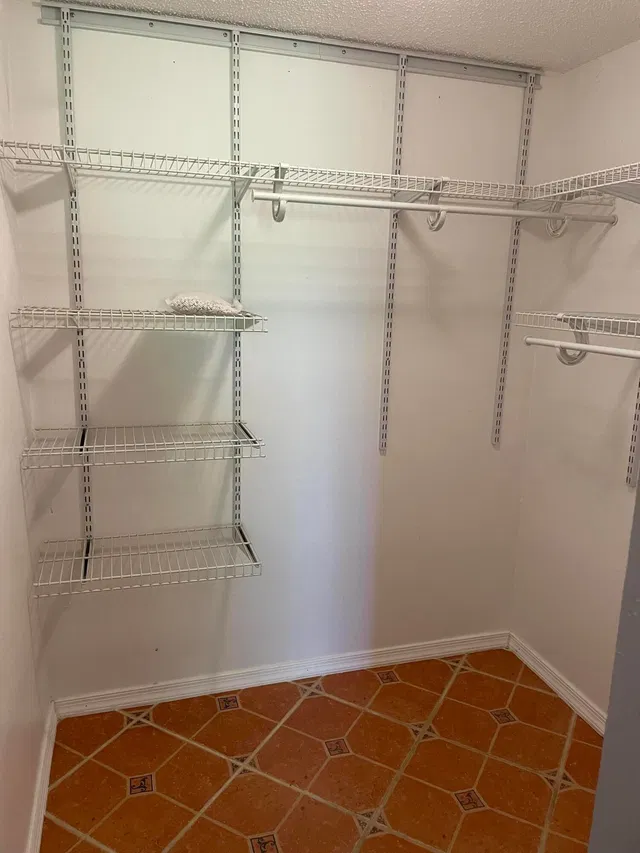 Unit 1210 photo 13