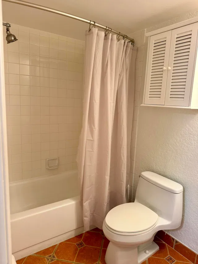 Unit 1210 photo 16