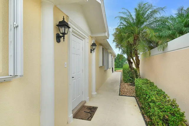 Residence photo 2