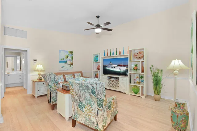 Residence photo 3