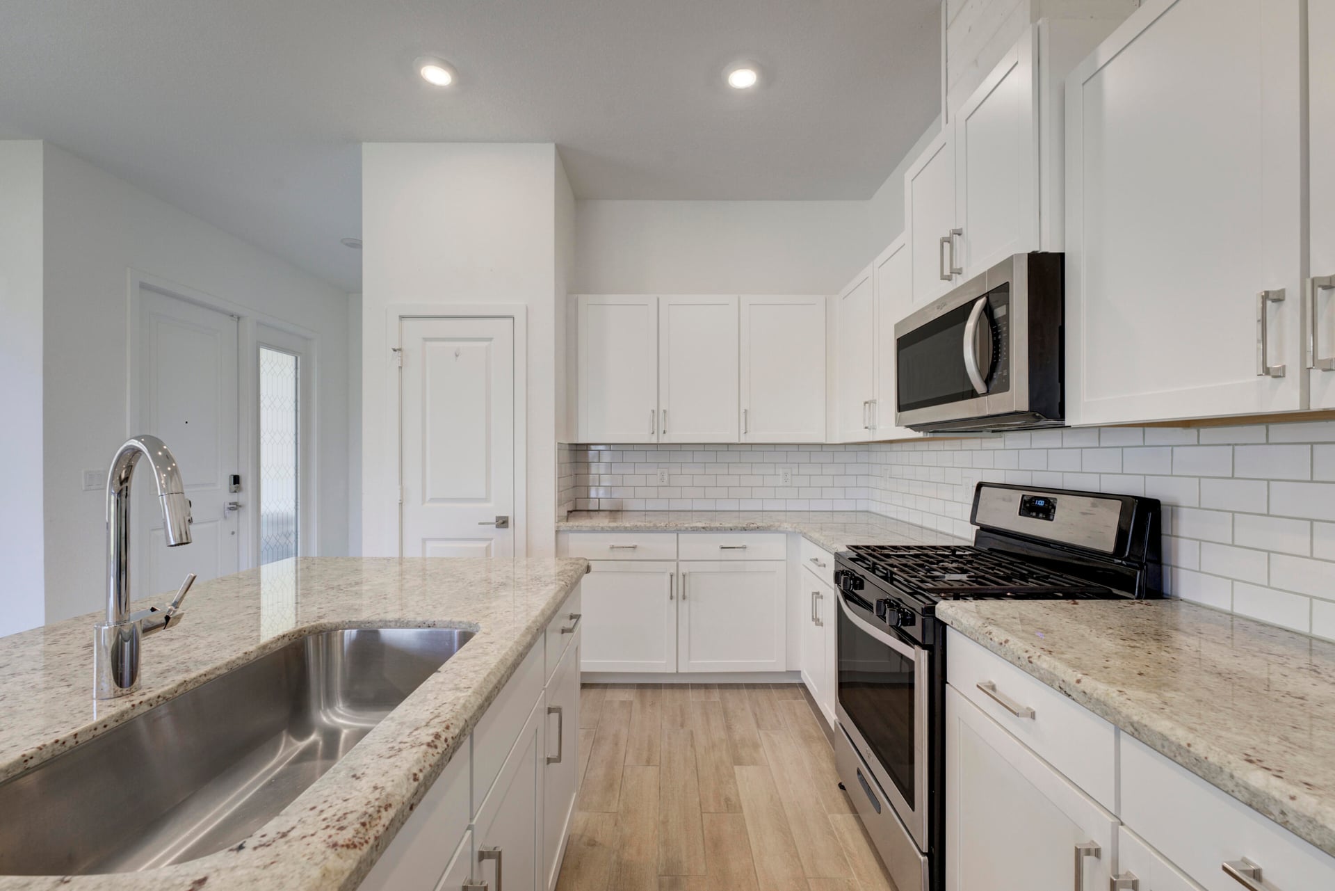  Residence photo 11