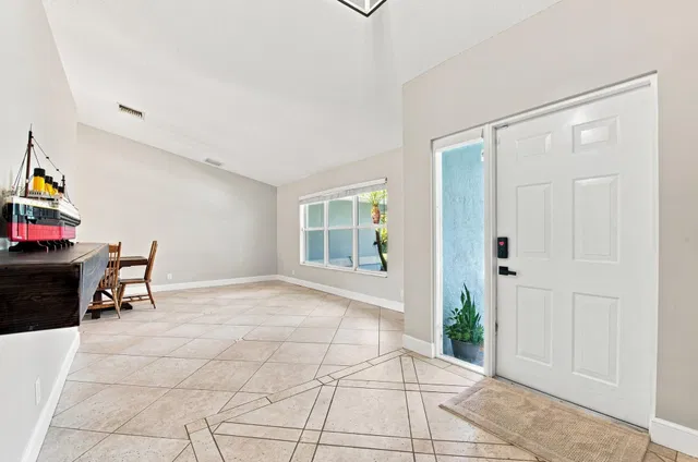  Residence photo 5