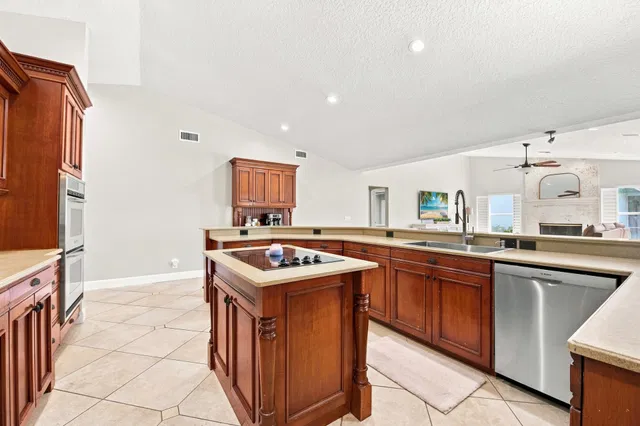  Residence photo 9