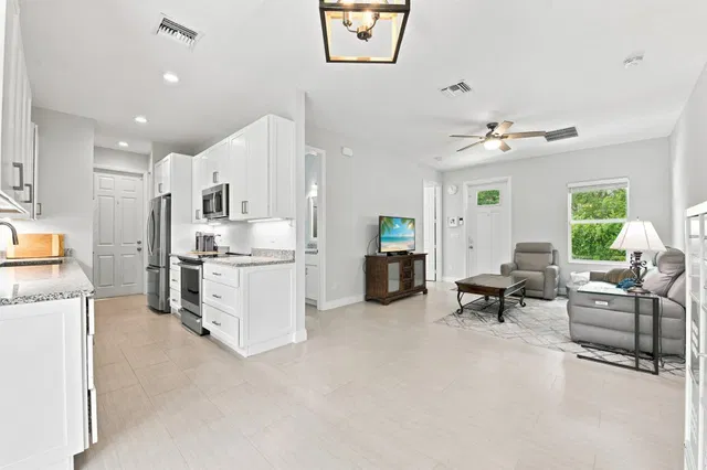  Residence photo 41