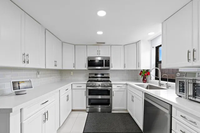  Residence photo 9