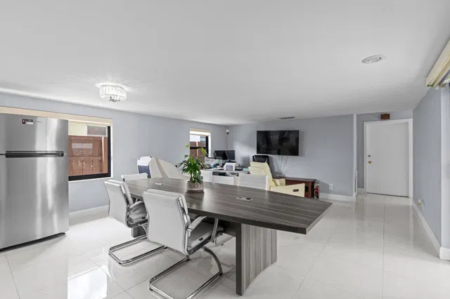  Residence photo 11