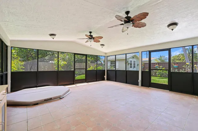  Residence photo 22
