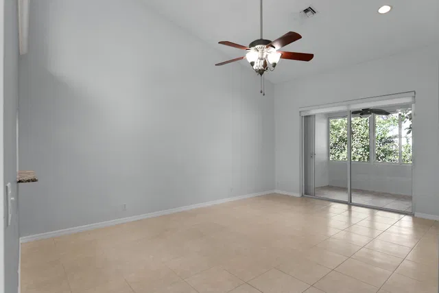  Residence photo 12
