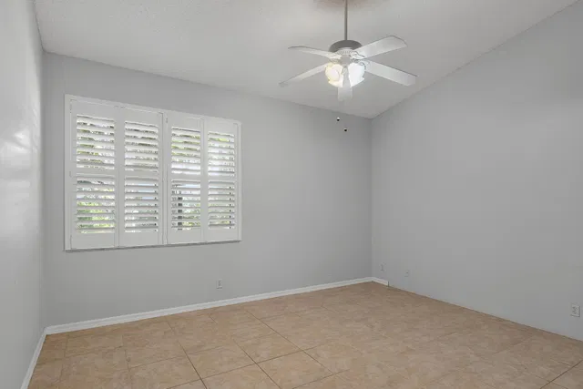  Residence photo 17