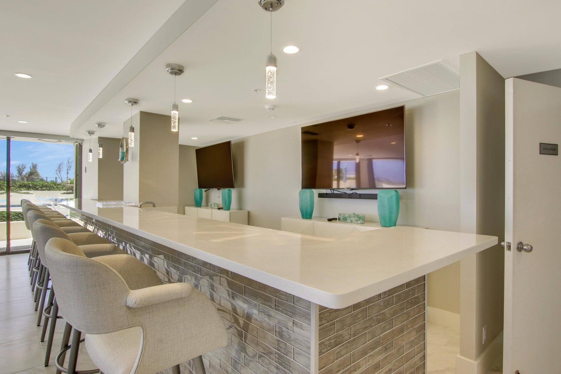 Singer Island Unit 16E photo 4