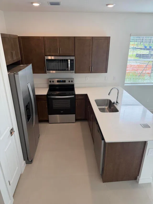 Residence photo 5