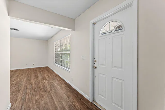 Residence photo 5