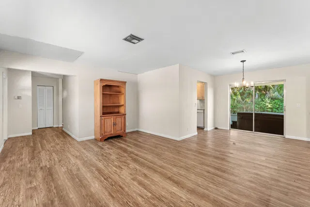 Residence photo 8