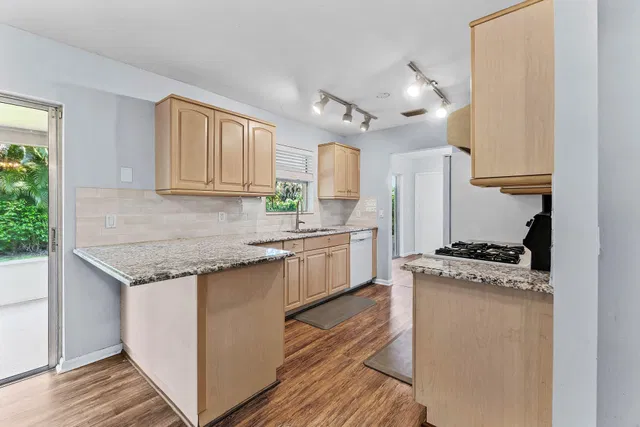 Residence photo 9