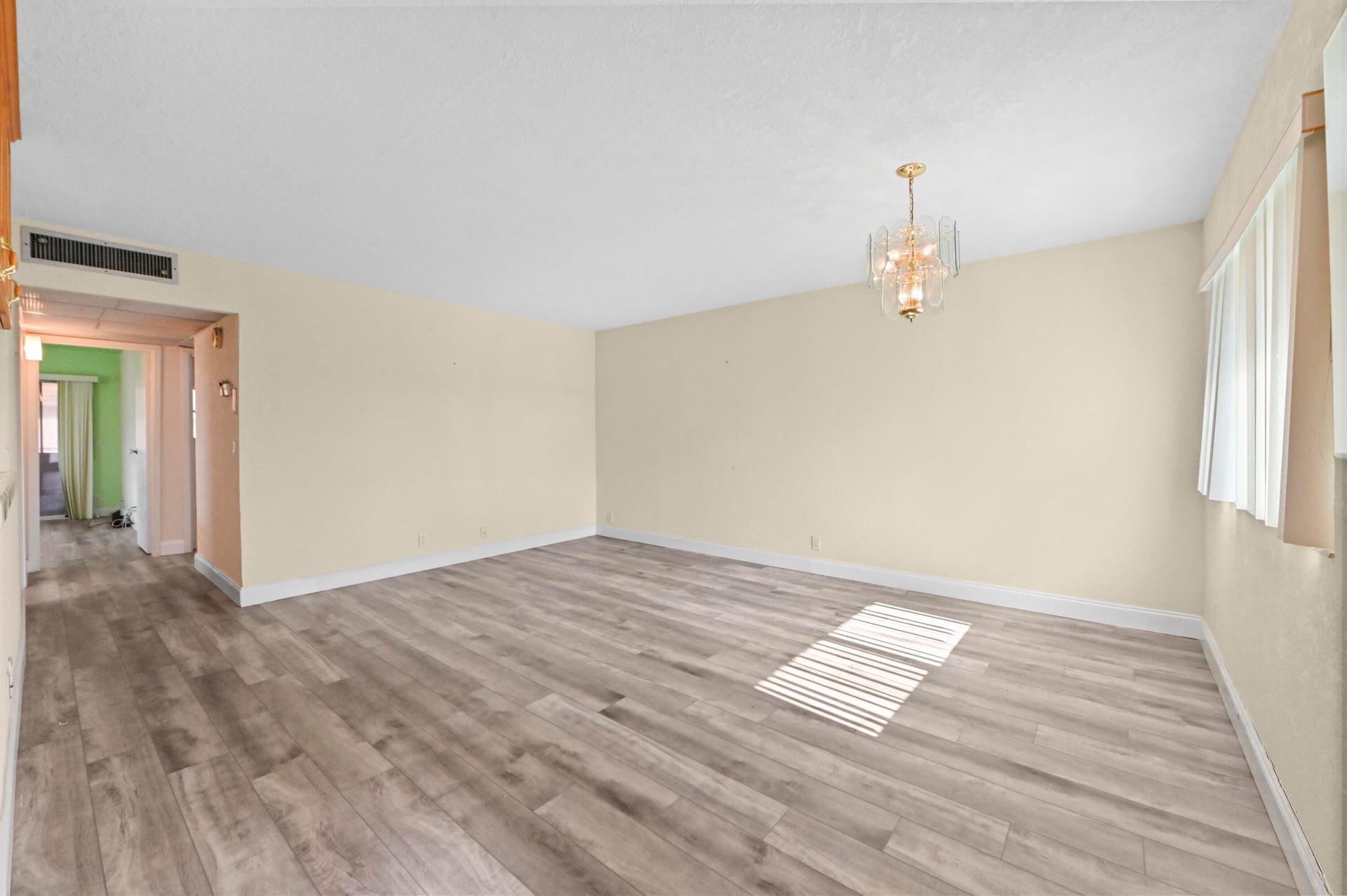 Residence photo 3