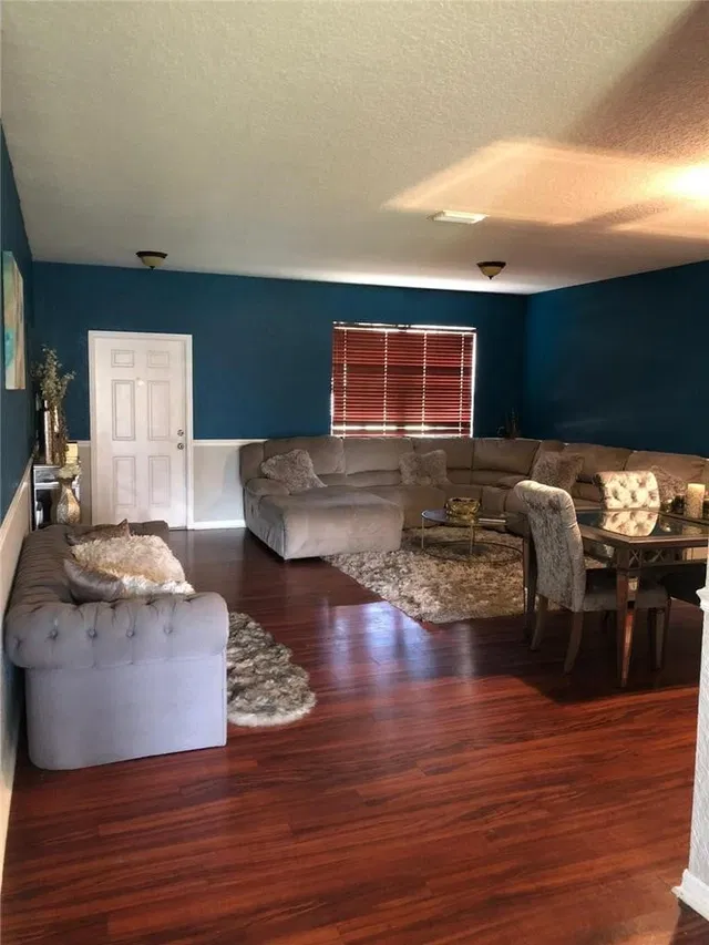 Residence photo 3