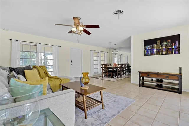Residence photo 25