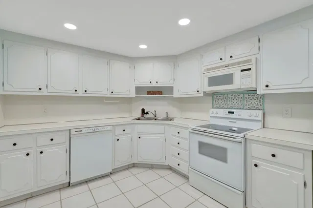 Downtown Delray Beach Unit 1F photo 22