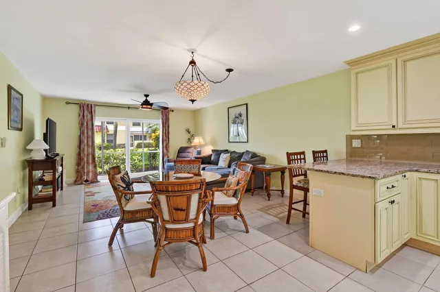  Unit 504 photo 14