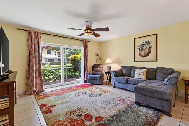  Unit 504 photo 15