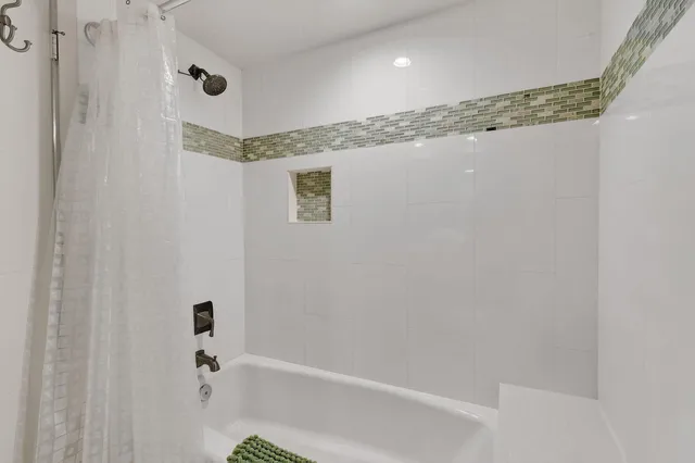  Unit 504 photo 24