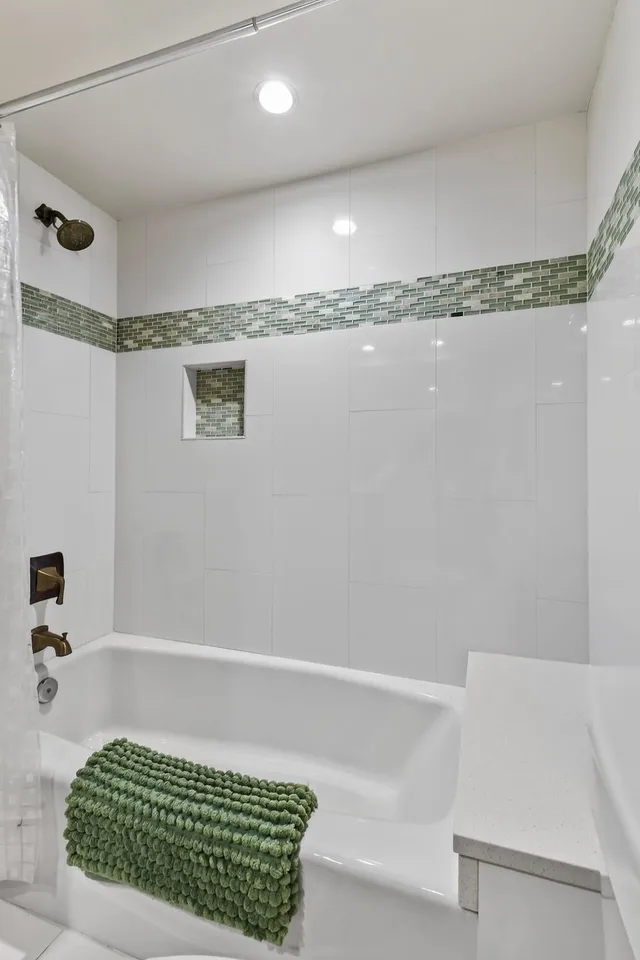  Unit 504 photo 26